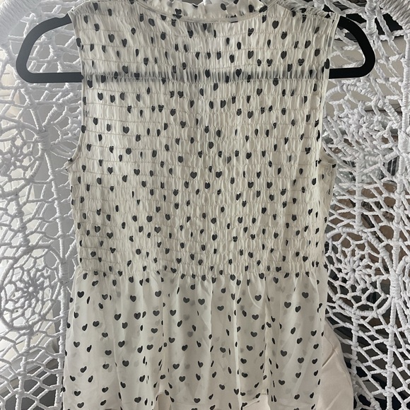 NWT Rose and Olive ladies sleeveless blouse - Picture 3 of 5